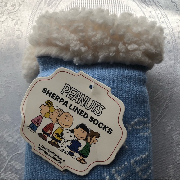 Peanuts Snoopy Sherpa Lined Women’s Winter Slipper Socks OSFM Warm Soft snuggly - Picture 9 of 16